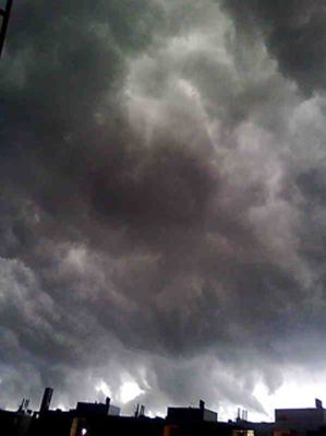 Harmaat pilvet eivät muuten aina ole näkymättömiä ja tylsiä