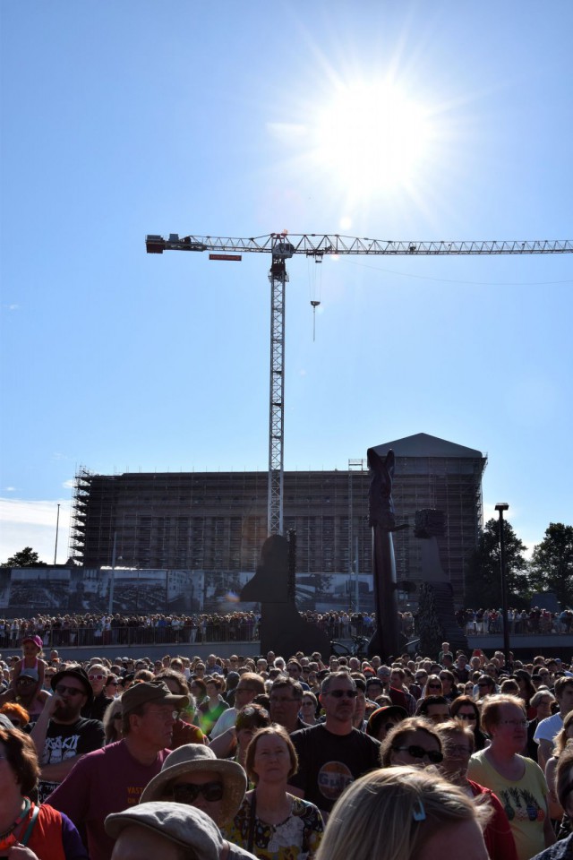 Remontissa olevan eduskuntatalon vierestä löytyvä Kansalaistori alkaa vihdoin lunastamaan nimeensä ladattuja odotuksia.