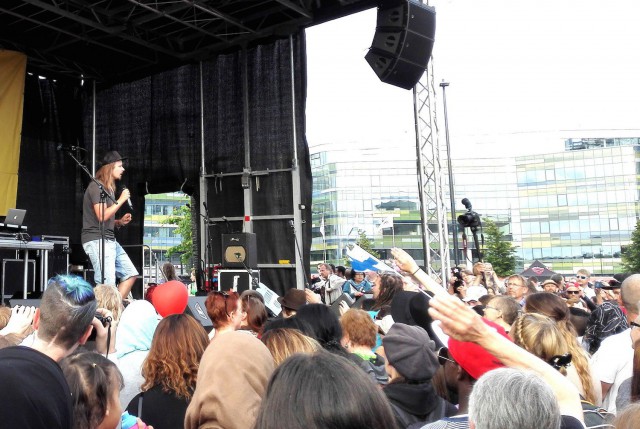 Jukka Pojan letkeä reggae sai massan ehkä suurimpaan hurmokseen.