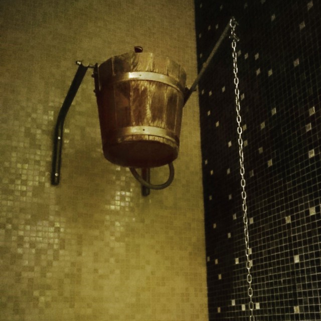 Heliopark Kaiserhofin Spa osastolla oli "Ice Bucket" -suihku.