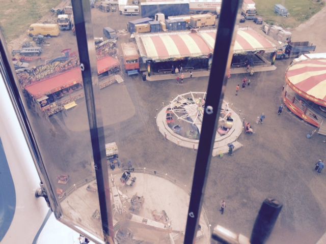 Maisemia maailmanpyörästä.