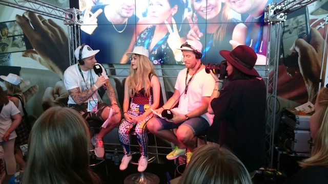 Vuoden parhaan huumorikanavan palkinnon sai Papananaama eli Sini Laitinen. Papananaama nimi tulee pisamista kasvossa.