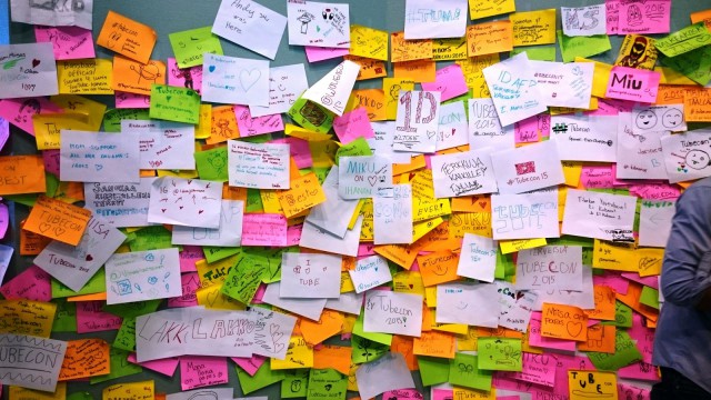 Tubecon 2015 kommenttiseinä.