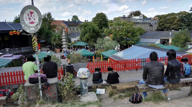 Christianian menoa on kiva katsella kukkulalta.