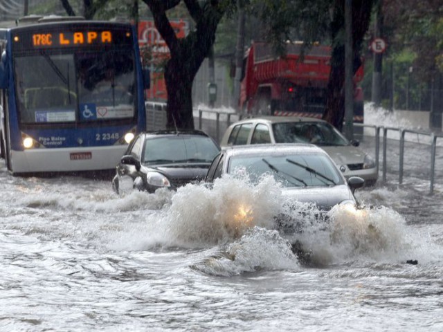 wet chaos: rush hour in the city with over 14 million people, 7,5 million cars and the worst draining system there is.