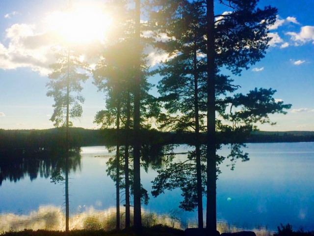 Peurunkajärvi hotellihuoneen parvekkeelta.