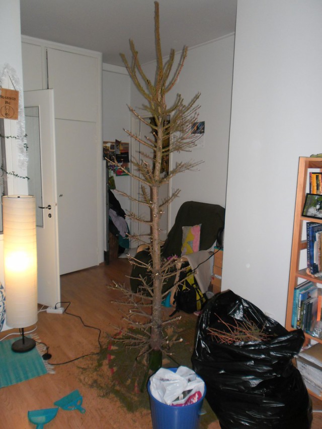 Lopussa kiitos seisoo... Kaikki neulaset tiputtaen.