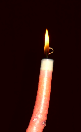 Kuten tämä vino kynttilä.