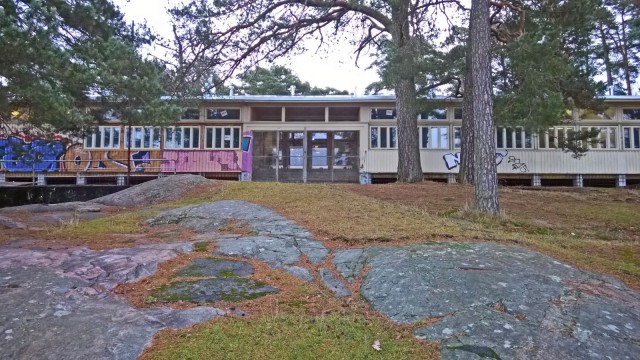 Suomalainen "Guggenheim" mainostaa Töölöläinen lehti Hietsun Paviljonkia. Mitä tuumitte?