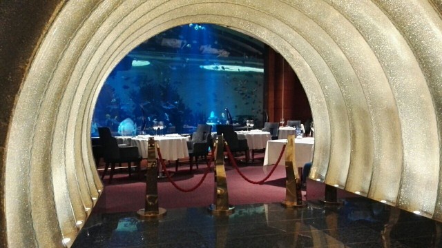 Osteriravintola Al Maharassa on hieno akvaario.