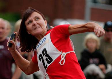 Kännykänheiton MM, kuvassa Eija Laakso - Kuva Sani Husin (cc)