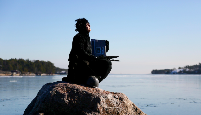 Kalevi Korppi ihastuu tarinassa radioon.