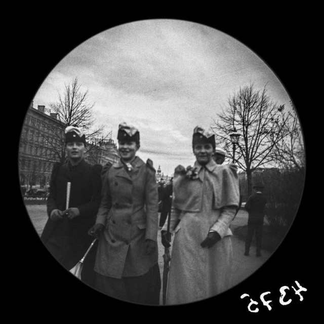 Nuoria ylioppilaita vuonna 1892