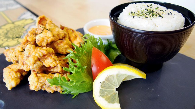 SYÖ-viikkojen annoksiin kuuluu Tori Karaage eli uppopaistettua kanaa chilimajoneesilla.