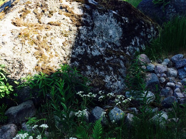 Tässä hetkessä. Juuri nyt. Tällaisenaan. Minä riitän.