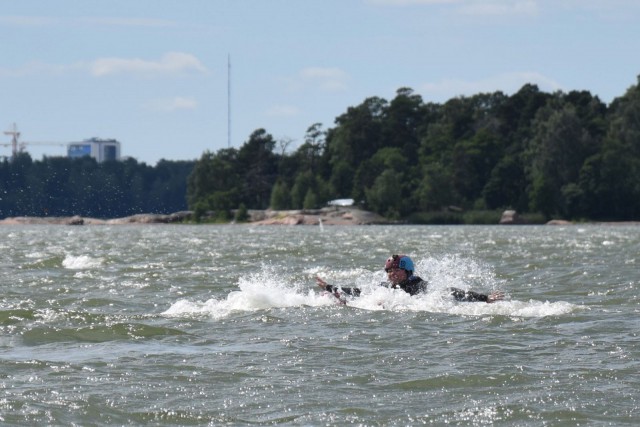 Flyboardingiin kuuluu myös molskahduksia.