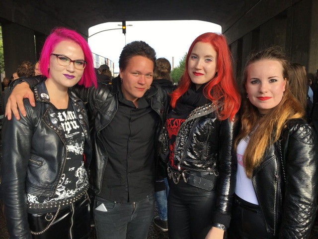 Lauantain Katu on punk -kadunvaltaustapahtumaan tultiin tyylillä kaveriporukassa.