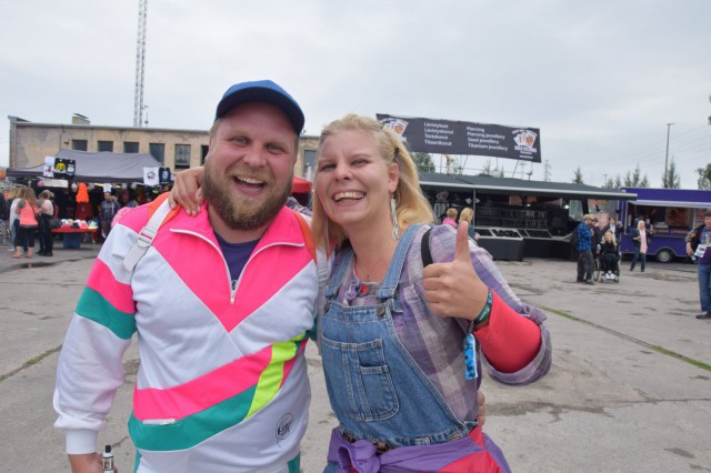 Tämä kaksikko oli juhlatuulella heti festareiden startattua.