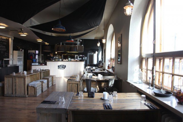 Niska on valoisa, mutta tunnelmallinen peltileipäsoppi.