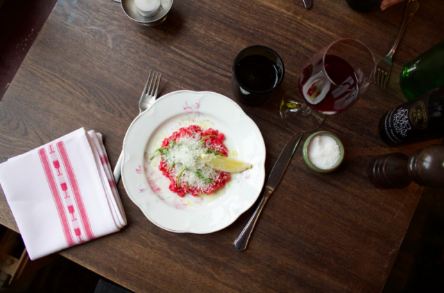 BasBasin tartar on simppeli, mutta leikkisä.