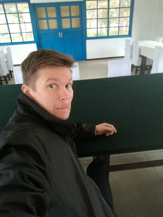 Tässä pöydässä on käyty rauhanneuvotteluita.