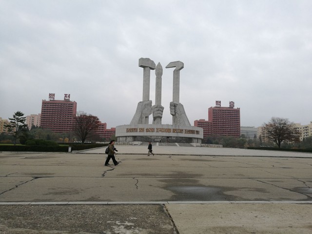 Valokuvaaminen sallittua, mutta polkupyörällä pysähtyminen ja ajaminen kiellettyä. Aina ei voi käsittää näitä sääntöjä.