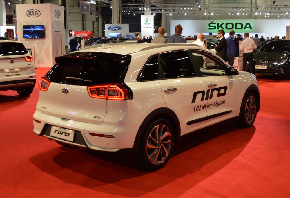 Kia Nirosta ei arvaisi sen olevan hybridi.