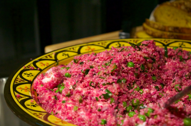 Kortteliin avautuu myös kestosuosikki Sandro.