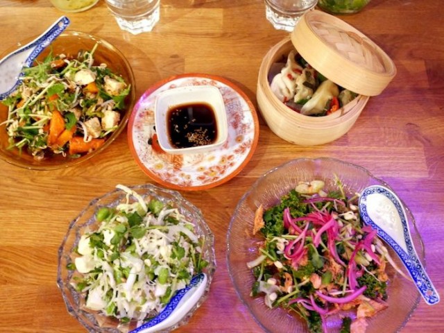 Kattaus alkuruokia ja pikkunaposteltavaa