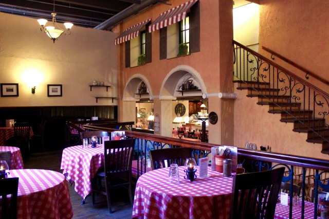 Siperian liikekeskuksessa sijaitseva Bella Roma on sisustettu autenttisesti.