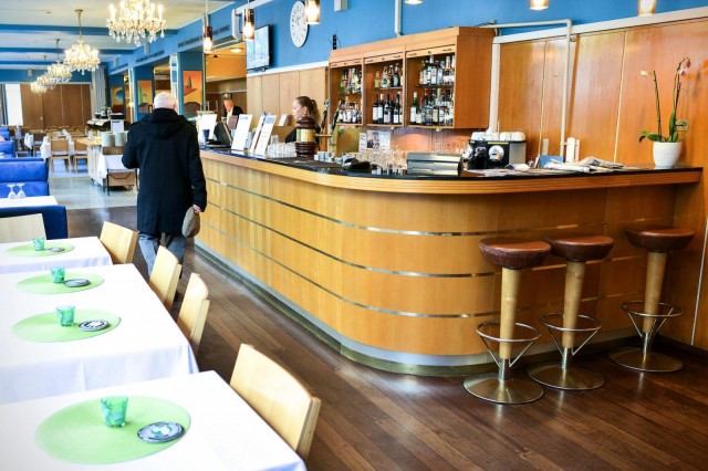 Ravintola Arthurissa on 240 asiakaspaikkaa ja kolme kabinettia, joihin mahtuu yhteensä 100 henkeä.