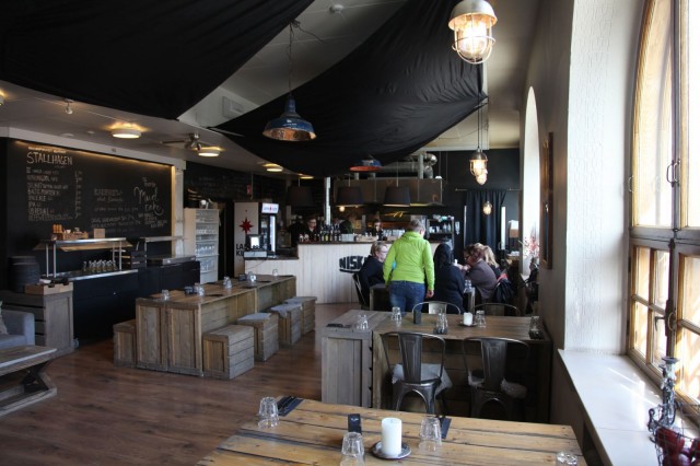 Pub Niskan sisätiloja on laajennettu viime kesästä. Sateisempanakin päivänä kannattaa siis tulla!