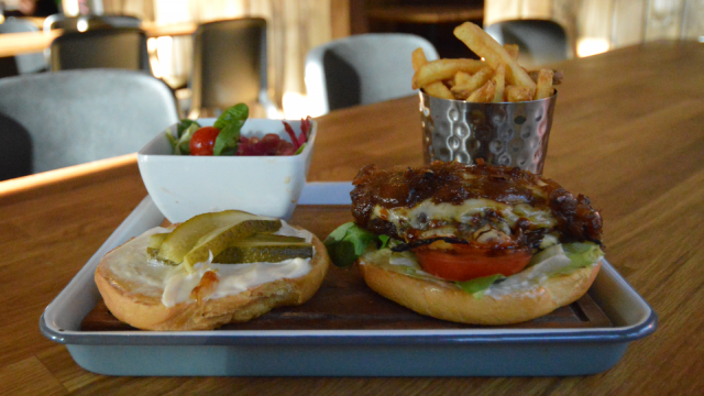 Classic Beef Burgerilla ei mennä pieleen.