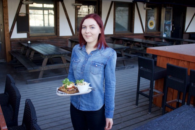 Ruby and Fellasista saa perinteisestä poikkeavaa pubiruokaa, vakuuttaa keittiön vuorpäällikkö Noora Salminen.