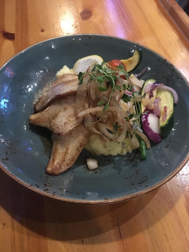 Paistettu ahven on kelvannut erinomaisesti tuhdeista liharuoistaan tunnetun Villisian asiakkaille. Kuva: Tero Papinsaari