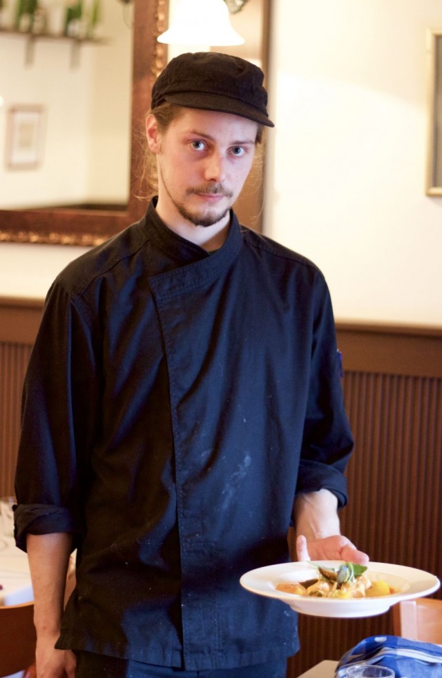 Wistub Alsacen kokki Henri Immonen kollegoineen on valmistanut SYÖ!-viikoilla bouillabaissea, jota on kehuttu jo kaupungin parhaaksi.