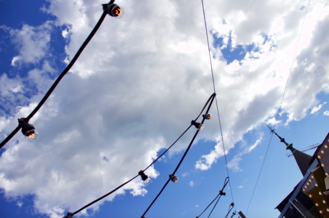 Tunnelmavalot valaisevat pimeitä iltoja.