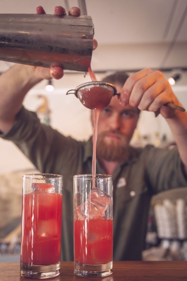 Raikkaat cocktailit sopivat upeasti aperitiiveiksi.