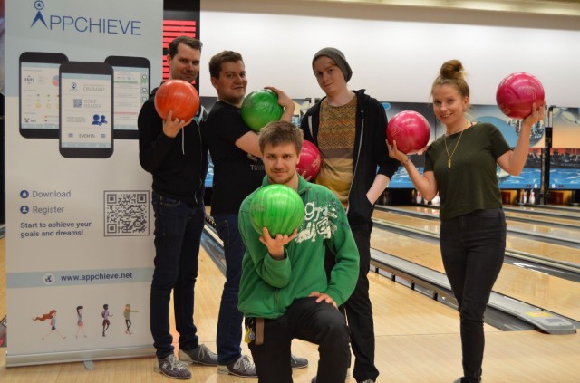 Keilailua Myllypuron Arena Centerissä.