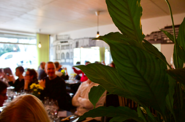 Kolmos3ssa on lämmin tunnelma ja loistava ruoka.