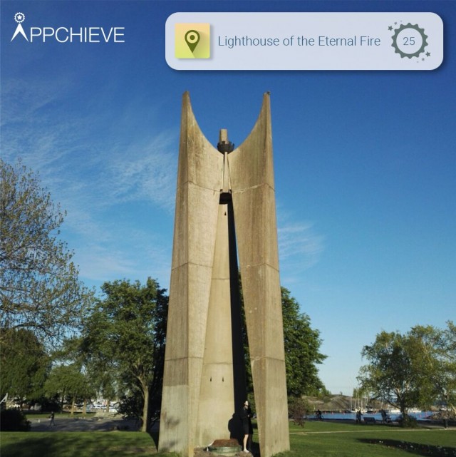 Merenkulkijoiden ja mereen menehtyneiden muistomerkki Eiranrannassa