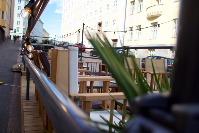 Rivieran parklet on elokuvamaisen suloinen.