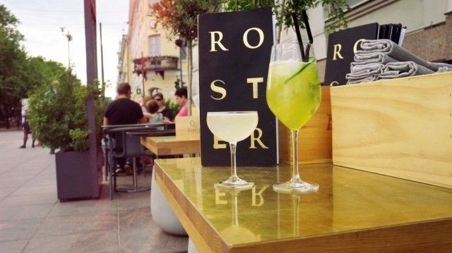 Rosterissa voi tilata palan painikkeeksi vaikka raikkaan cocktailin.