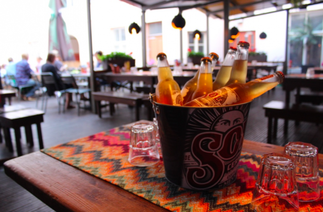 Cantina West on Suomen ensimmäinen tex mex -ravintola.