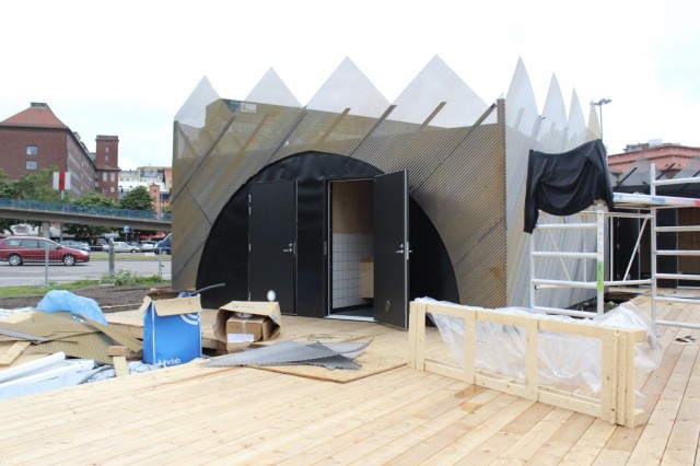 Leblonin konttialue valmistuu pikku hiljaa.