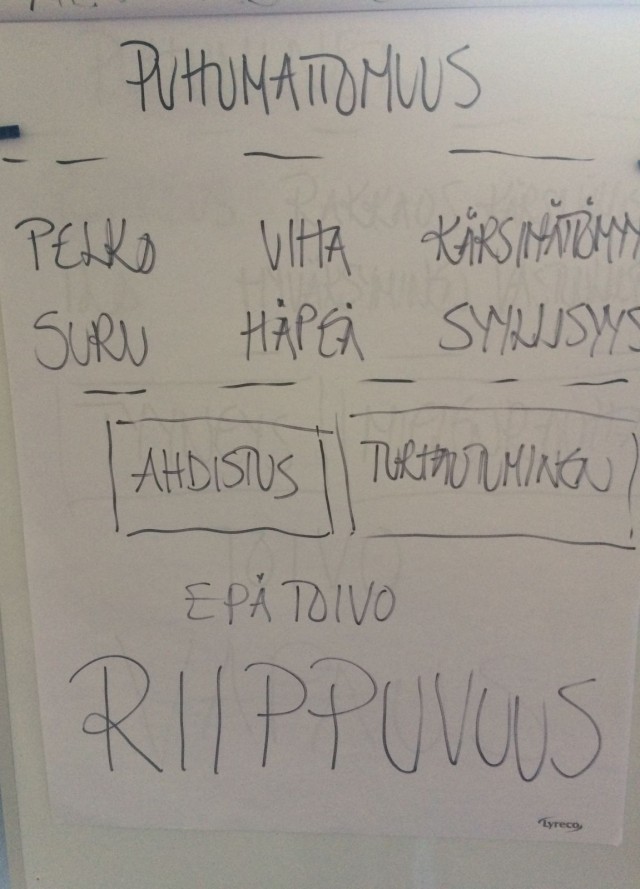 Puhumattomuuden kehä.