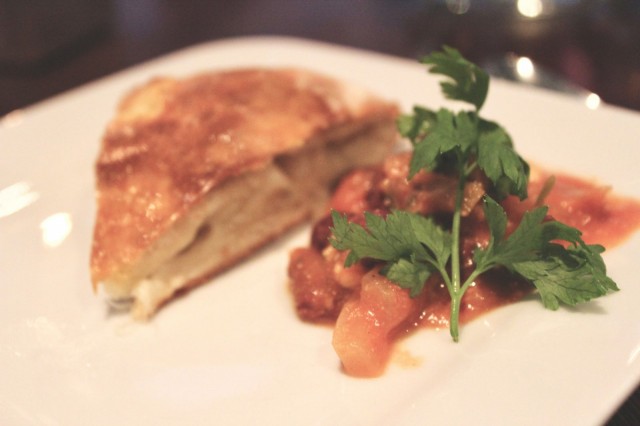 Hatsapuri ja papukastike.