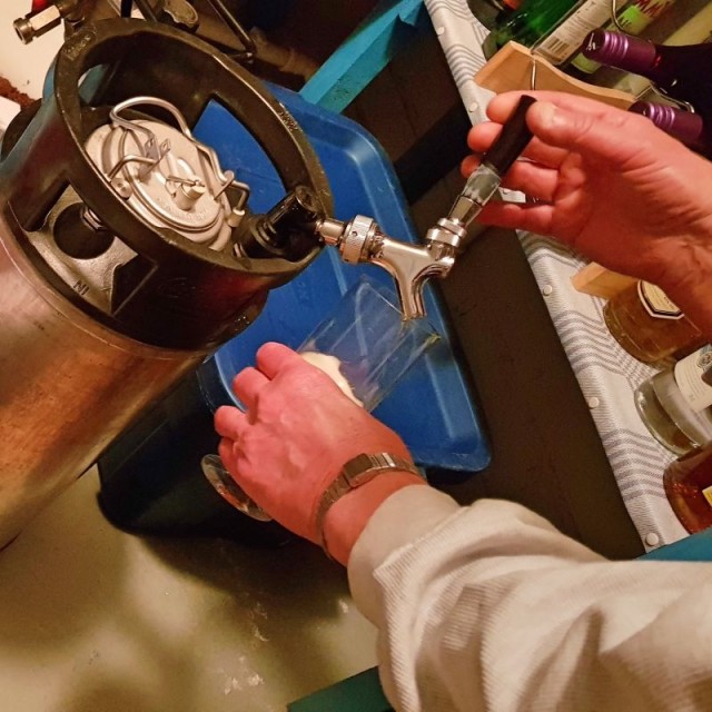 Veroton juhlaolut maistuu. Cheers!