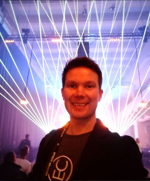 Slush on kuin irtokarkkikauppa. Et voi napata kaikkia irtokarkkeja, mutta voit valita 10-20 tärkeintä. Kun saat tapaamisen, hoida ne hyvin, tee kotiläksyt ja ole rehellinen.