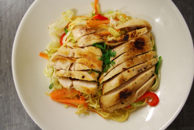 Kananuudelit Buzzin tapaan.